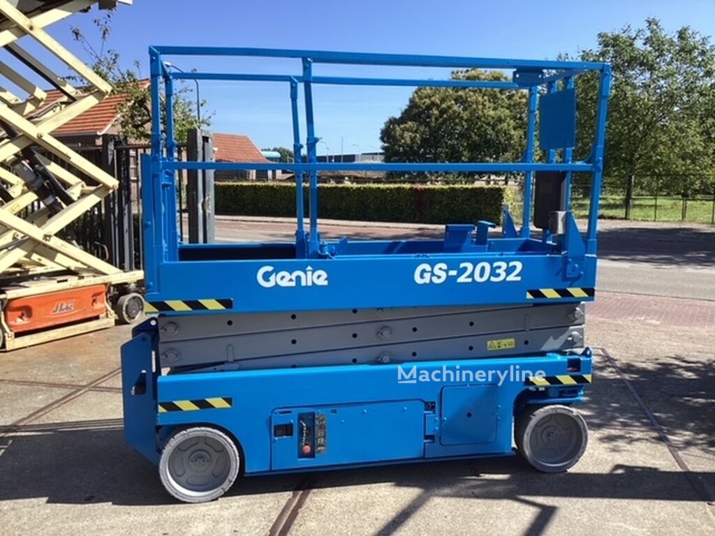 Nacelle ciseaux Genie GS2032 à vendre | Machineryline GA Nacelle ciseaux Genie GS2032 - Machineryline