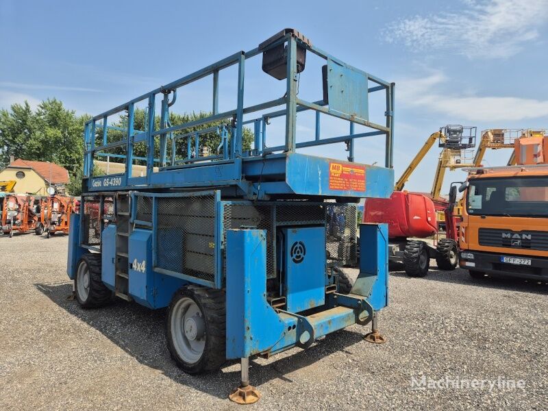 ножична работна платформа Genie GS4390 - 15,11m, diesel, 4x4