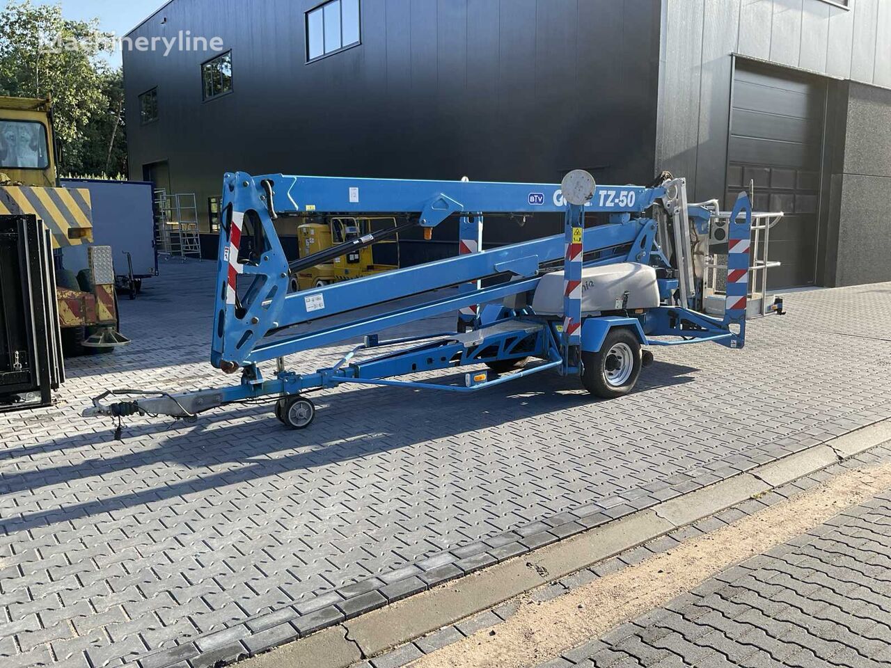 piattaforma elevatrice a forbice Genie TZ-50 knikarm