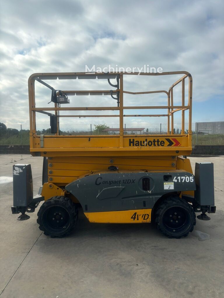 Plataforma de tesoura Haulotte COMPACT12DX a venda | Machineryline PT Plataforma de tesoura Haulotte COMPACT12DX - Machineryline