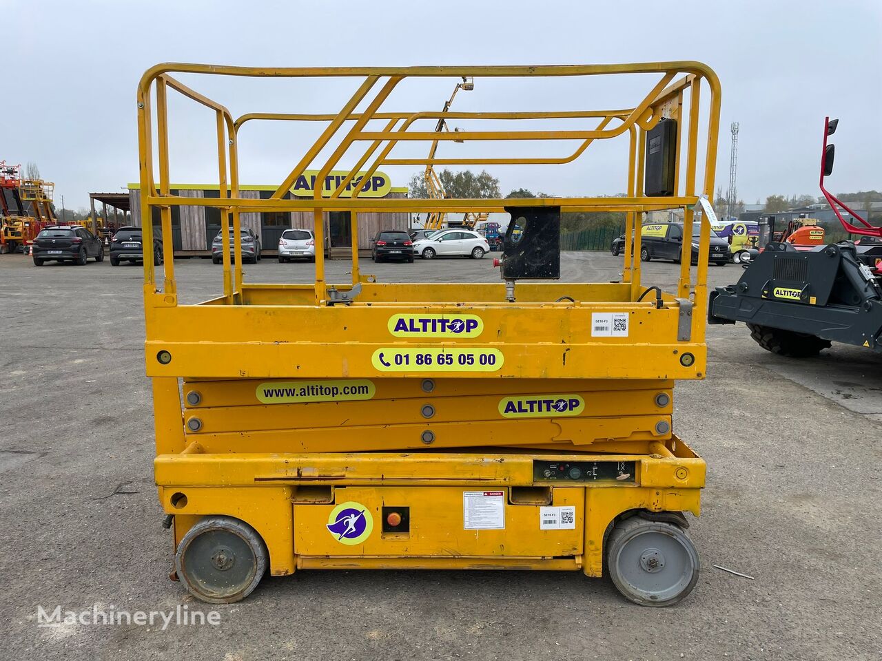 Haulotte Compact 10 - F23253 scissor lift