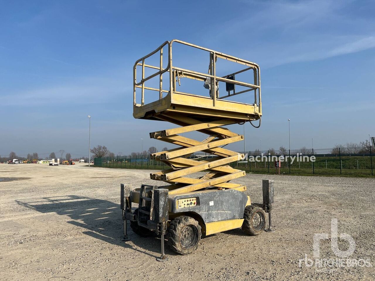 Haulotte H12DX scissor lift