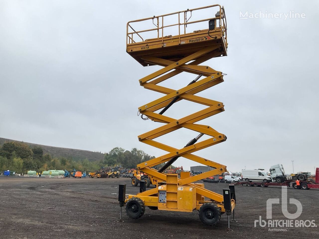 Haulotte HA18SX 4x4 Diesel scissor lift