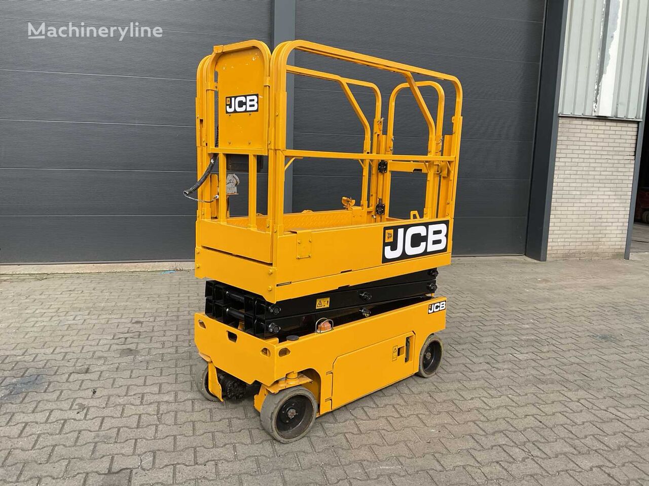 ножничный подъемник JCB S1530h