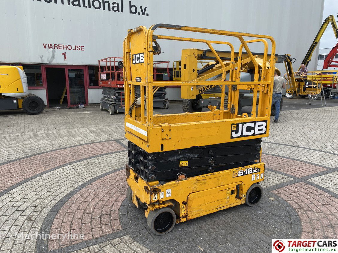 JCB S1930E scissor lift