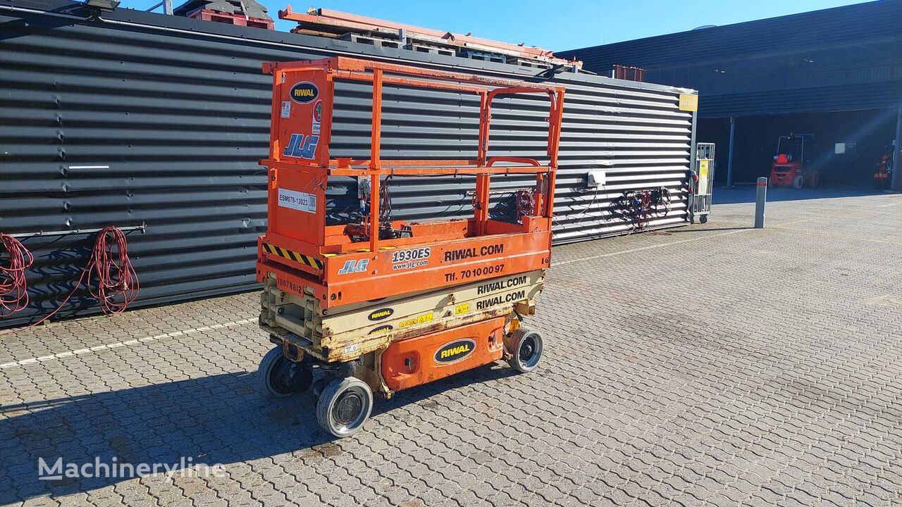 JLG 1930ES scissor lift