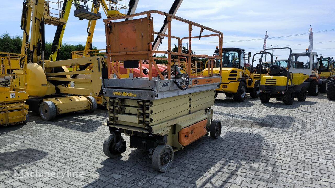 JLG 3246 ES scissor lift