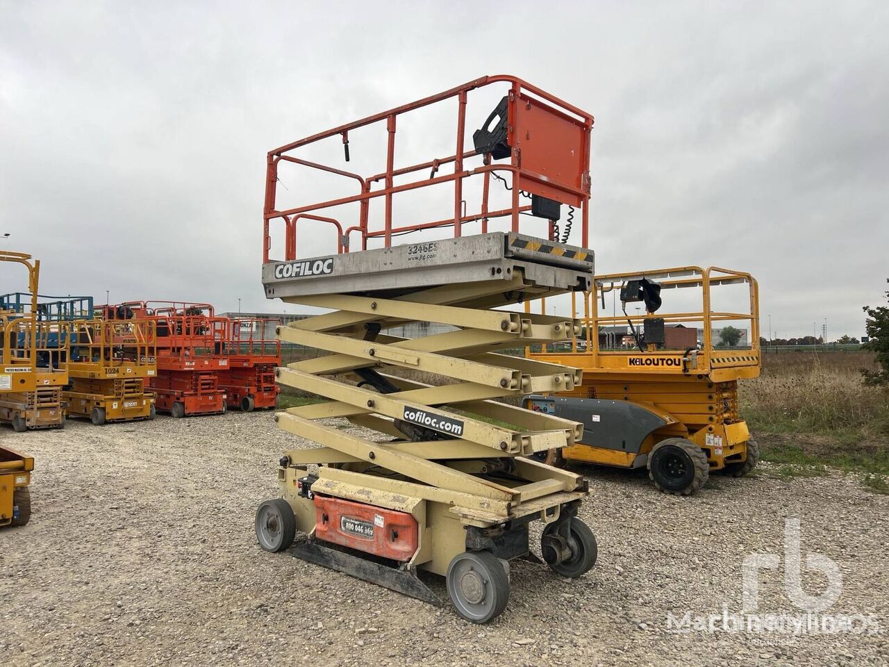 JLG 3246ES scissor lift