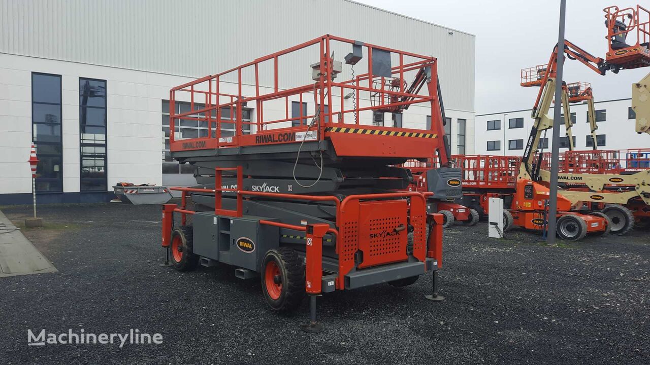 Skyjack 9250RT scissor lift