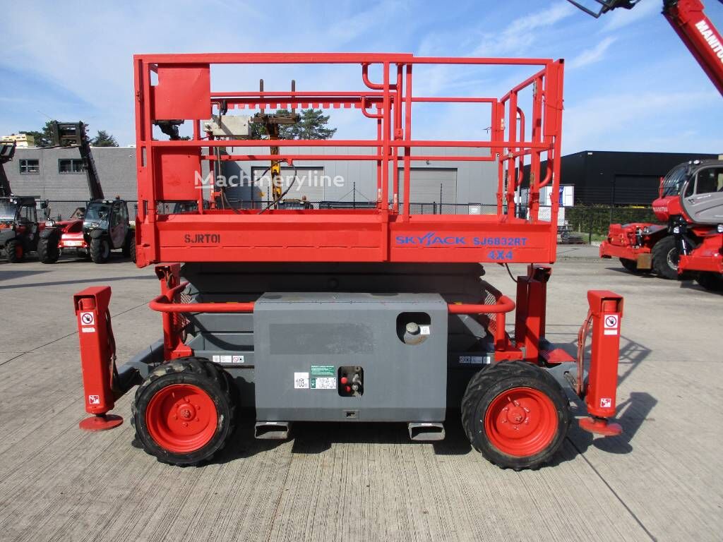 Ножничный подъемник Skyjack SJ 6832 RT (824) - Machineryline