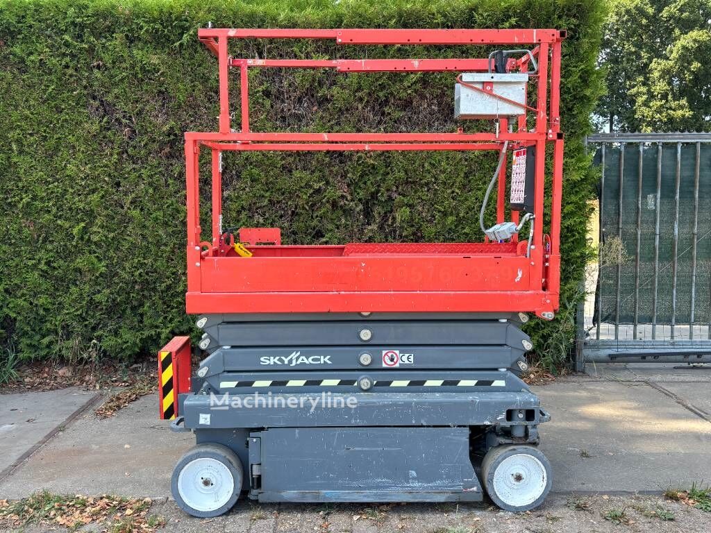 Nacelle ciseaux Skyjack SJ3219 schaarhoogwerker 8m skyjack schaarlift - Machineryline