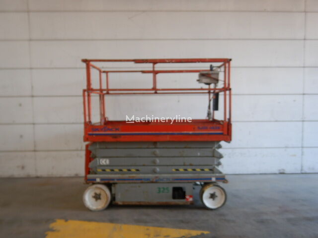 Skyjack SJ4626 - new batteries - V36431 scissor lift