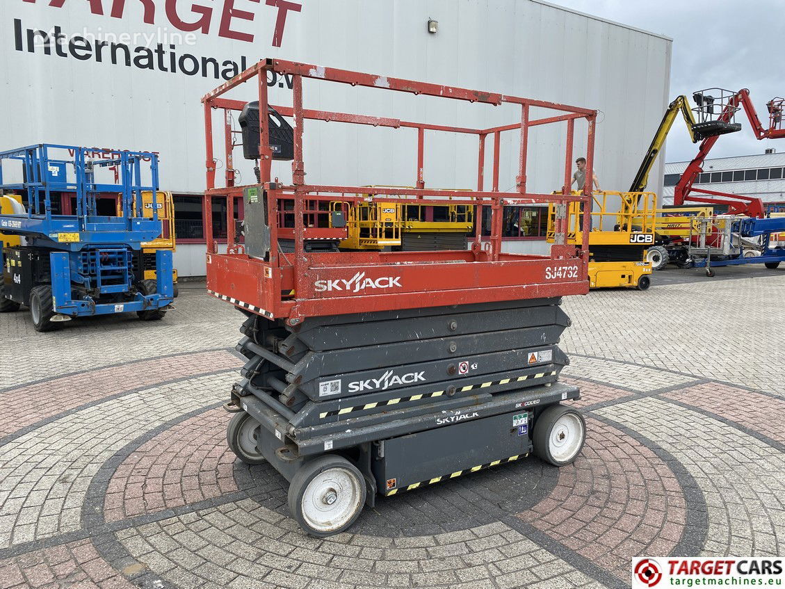 Skyjack SJ4732 scissor lift