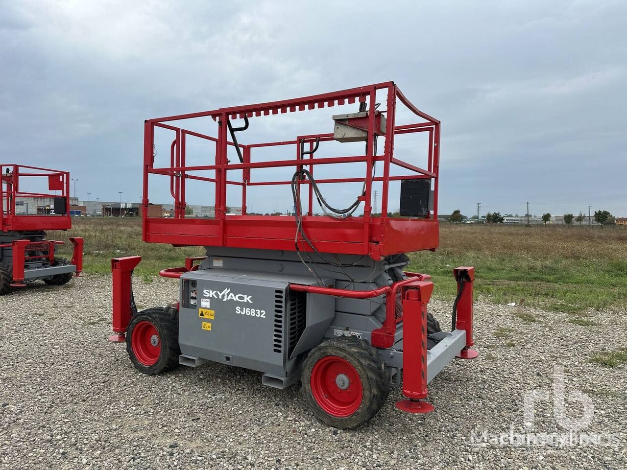 Skyjack SJ6832 RT Diesel scissor lift