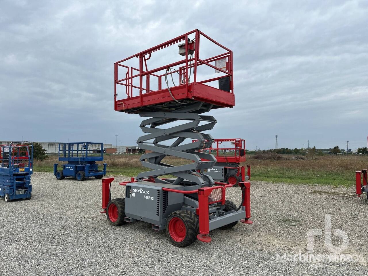 Skyjack SJ6832 RT Diesel 4x4 scissor lift