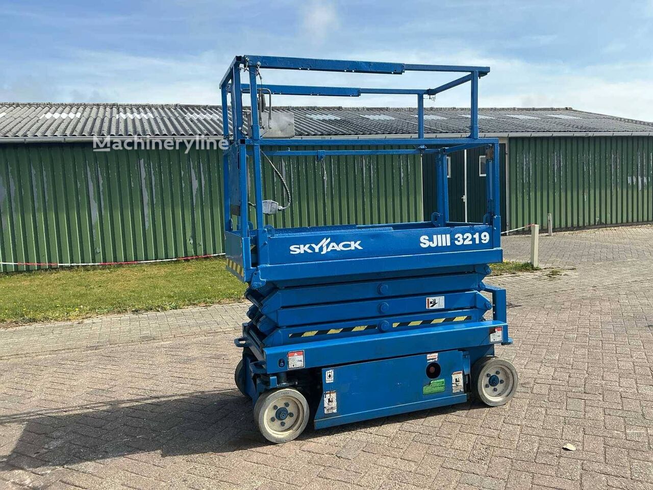 Skyjack SJIII 3219 scissor lift for sale | Machineryline CA Skyjack SJIII 3219 scissor lift - Machineryline