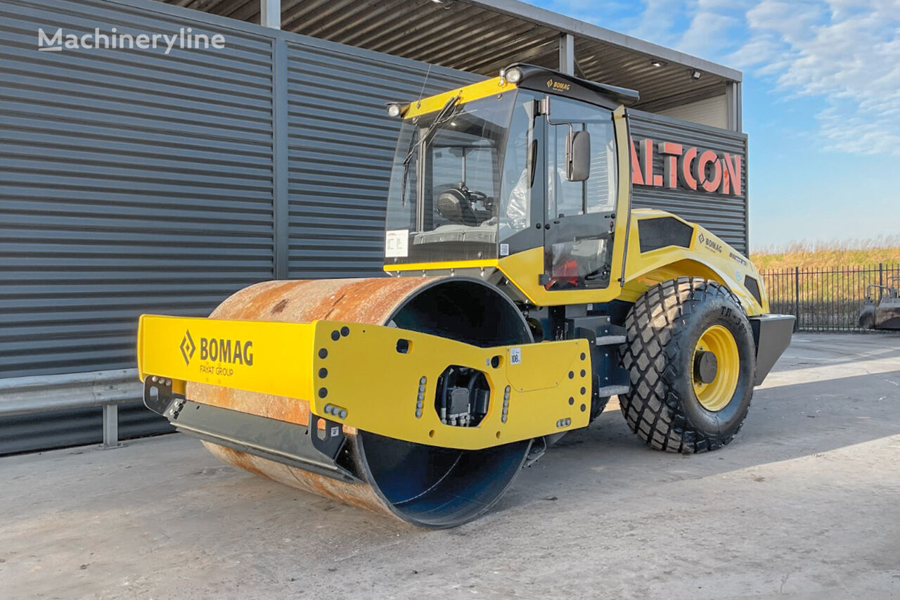 جديد مدحلة لأعمال دك التربة BOMAG BW 213 D-5