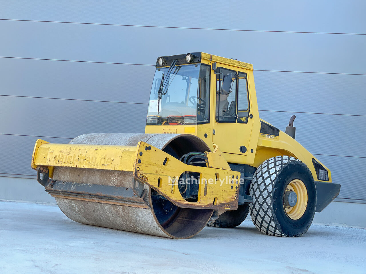 BOMAG BW 213 DH-4 compactador de tierra - Machineryline
