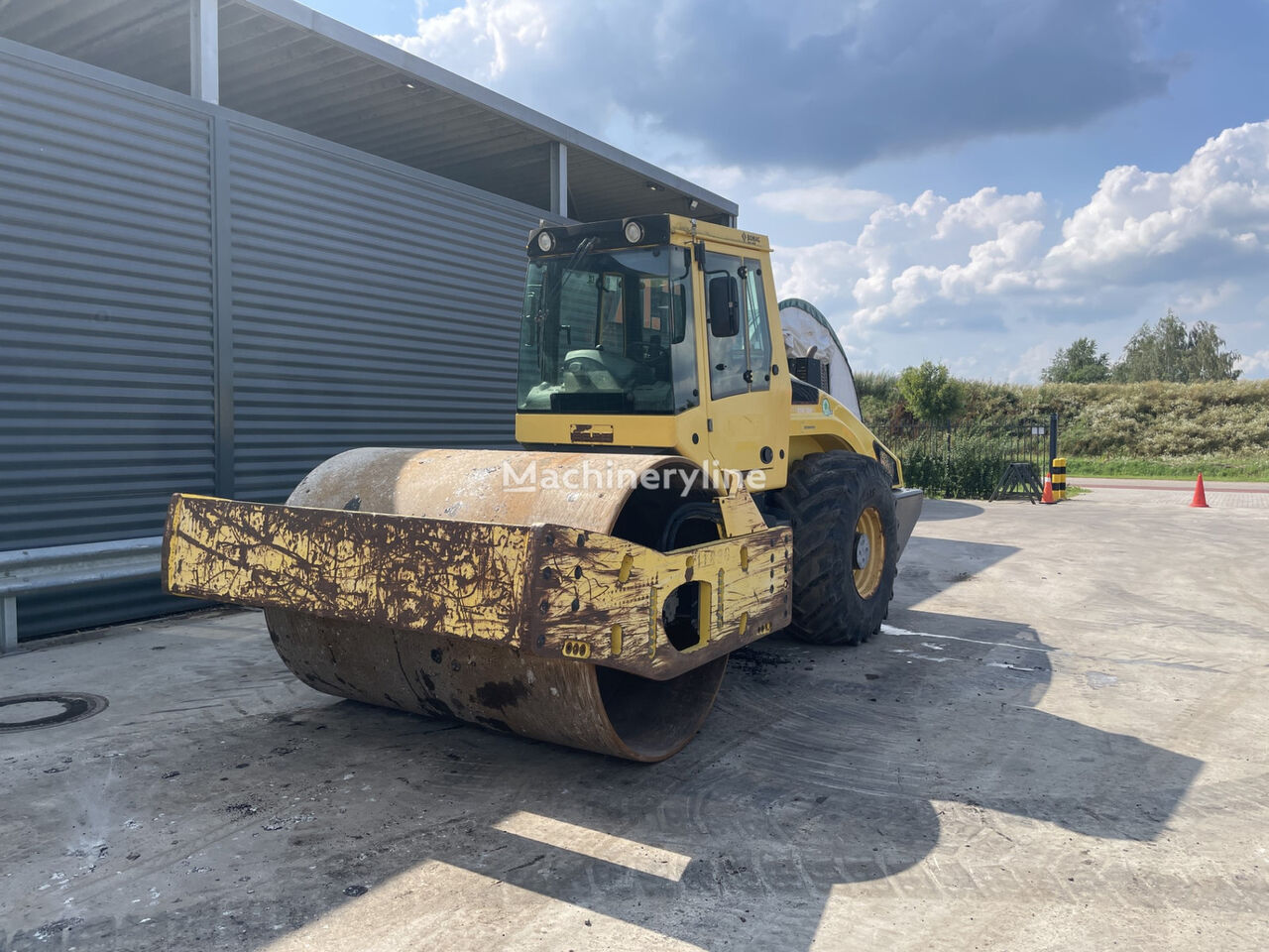 BOMAG BW 216 DH-4 kompaktor s jednim valjkom