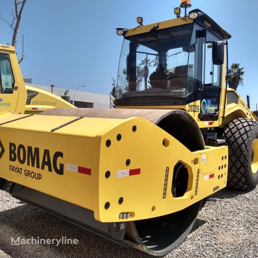 compacteur monocylindre BOMAG BW211D-40