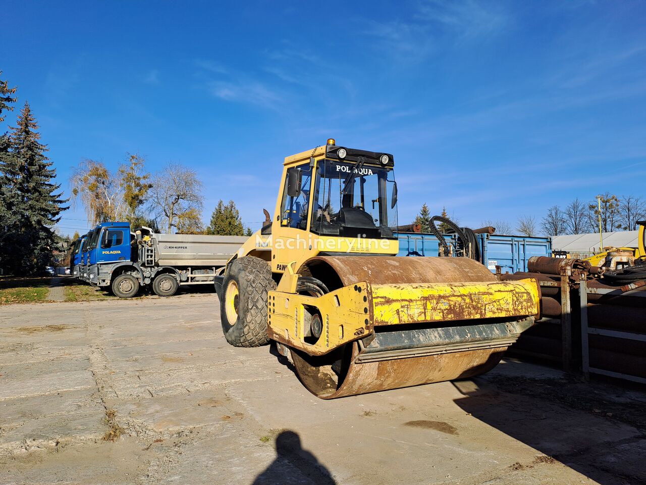 BOMAG BW213 D-4 compactador de tierra