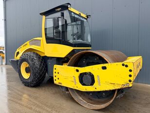cilindru compactor pentru terasamente BOMAG BW213D-5