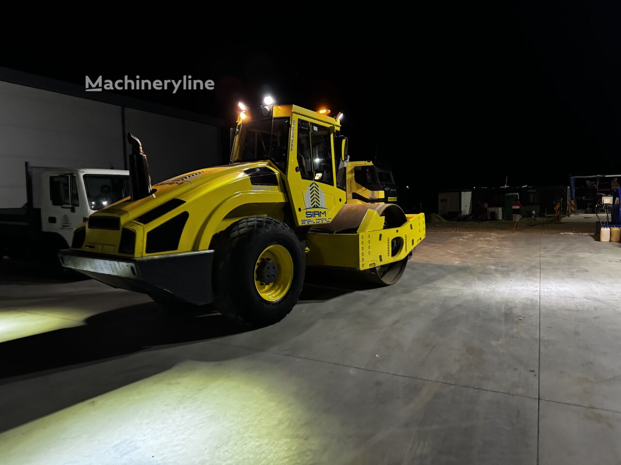 BOMAG BW216 DH -4 single drum compactor