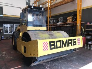 compacteur monocylindre BOMAG BW216D-4