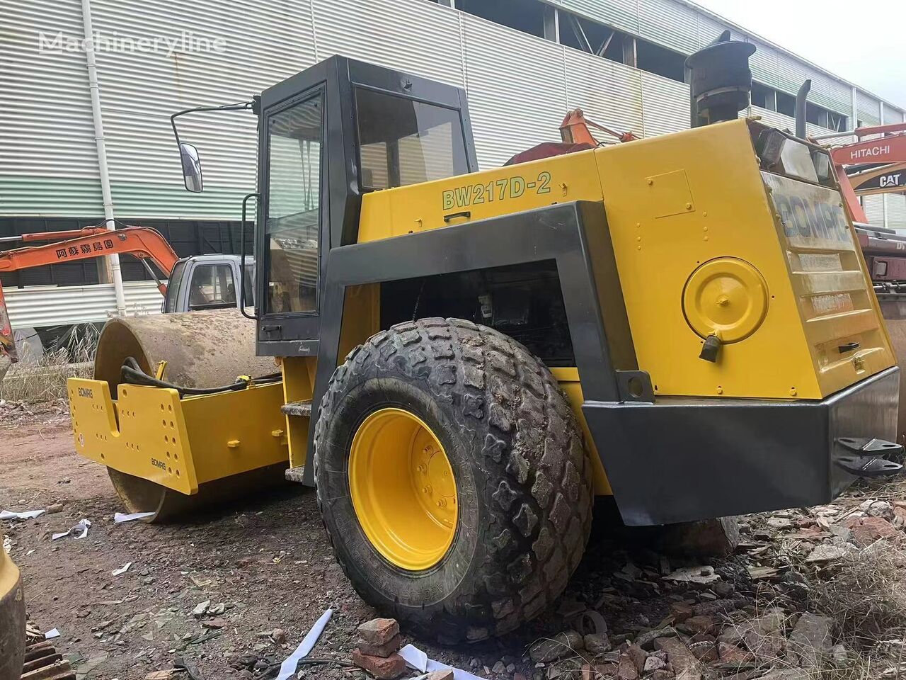 مدحلة لأعمال دك التربة BOMAG BW217