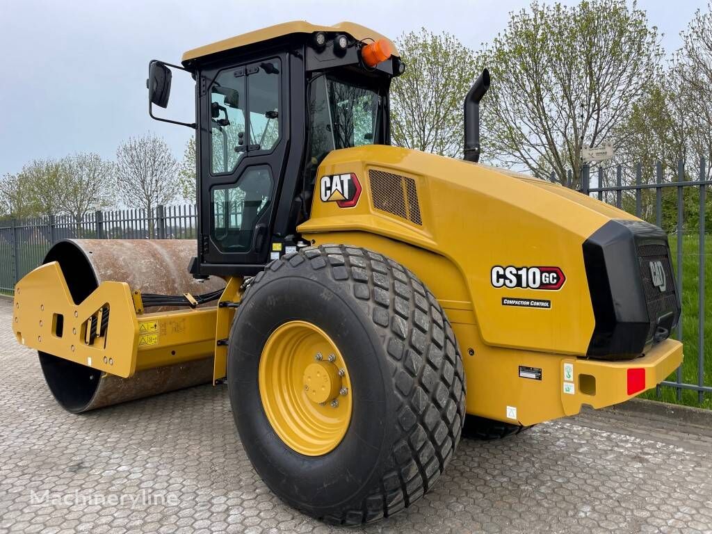 new CAT CS 10 GC 2022 single drum compactor