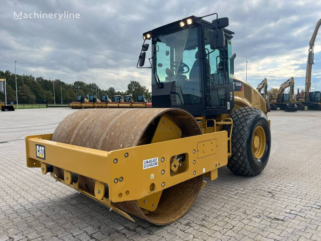 مدحلة لأعمال دك التربة Caterpillar CAT CS 54 B