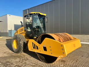 مدحلة لأعمال دك التربة Caterpillar CS10GC