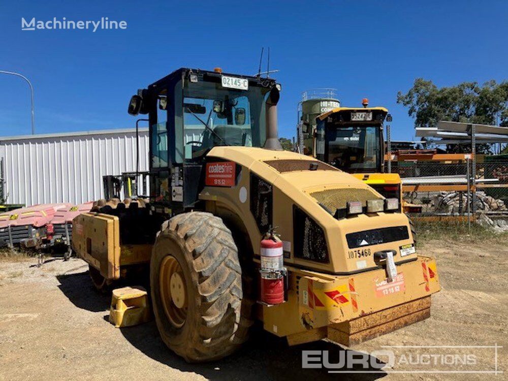 Caterpillar CS533XT  single drum compactor