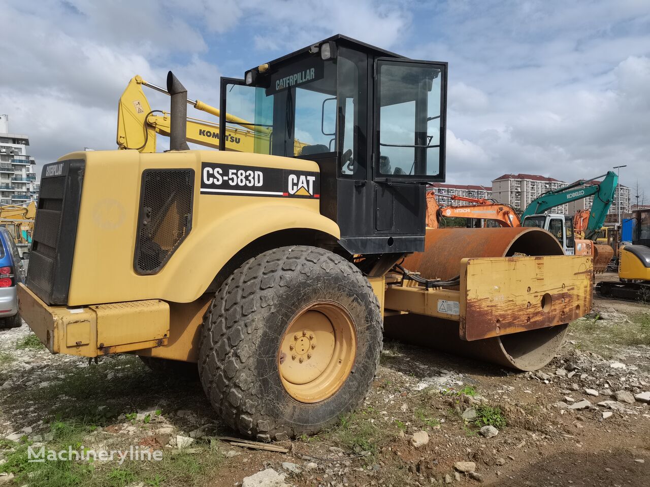 Caterpillar CS583D  single drum compactor