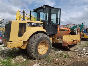 cilindru compactor pentru terasamente Caterpillar CS583D