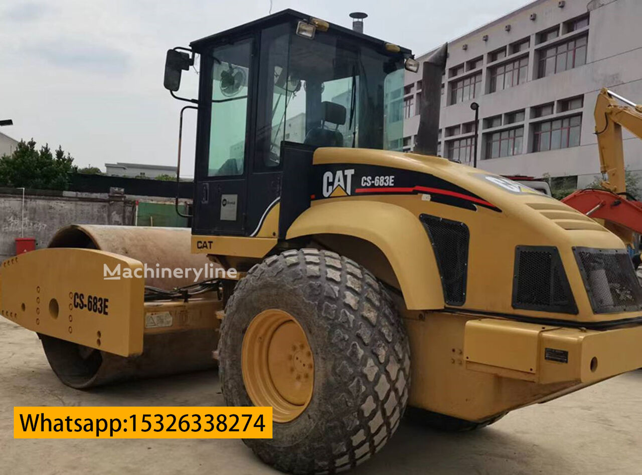 Caterpillar CS683 single drum compactor - Machineryline
