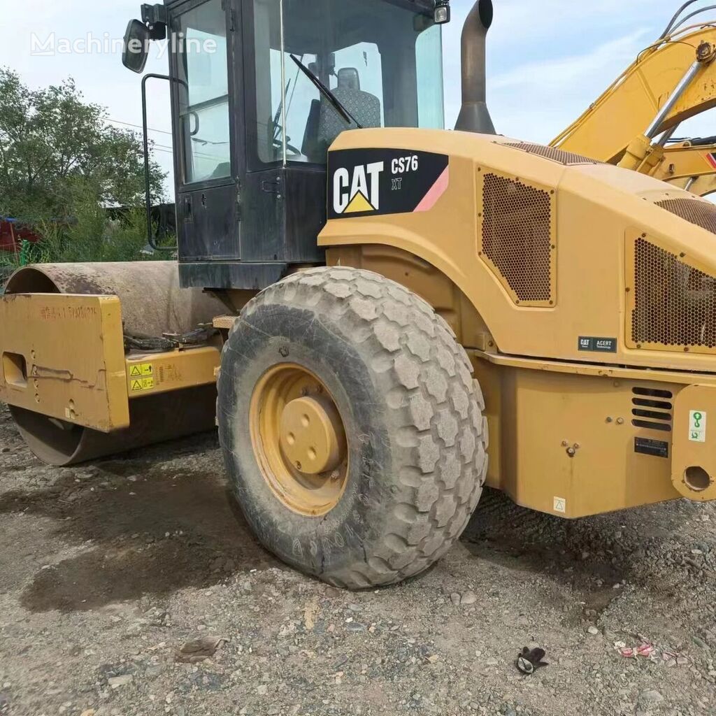 compacteur monocylindre Caterpillar  cs76T