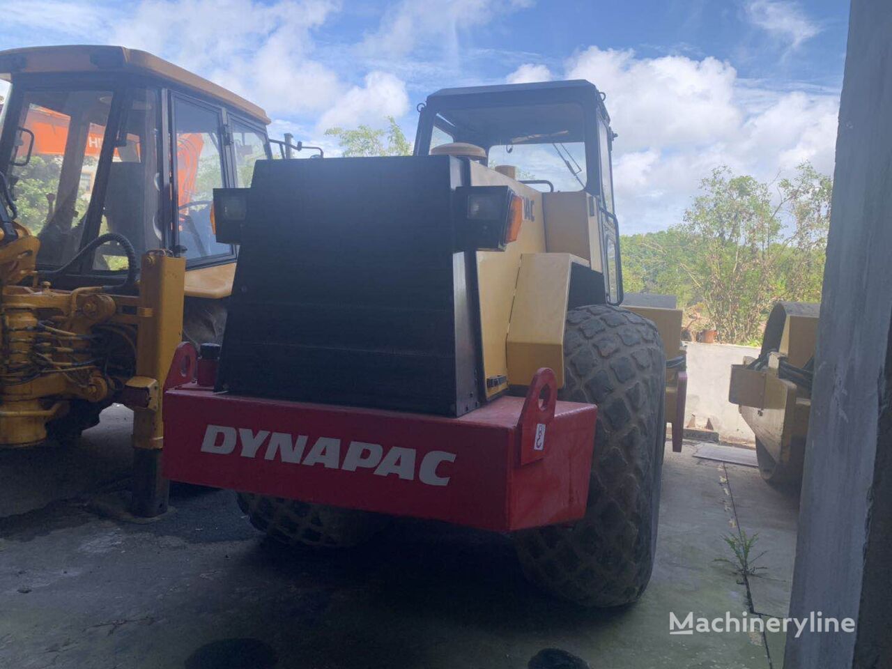 Dynapac CA25D compactador de tierra