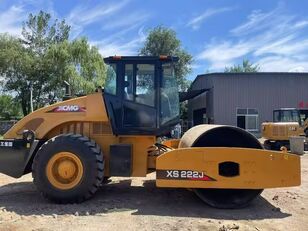 XCMG XS222 single drum compactor