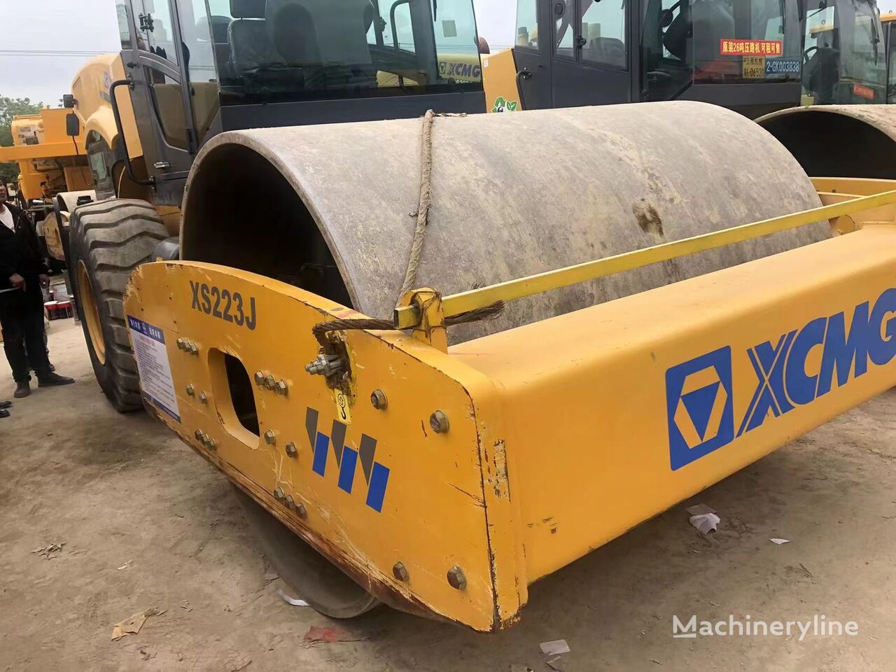 XCMG XS223 J single drum compactor