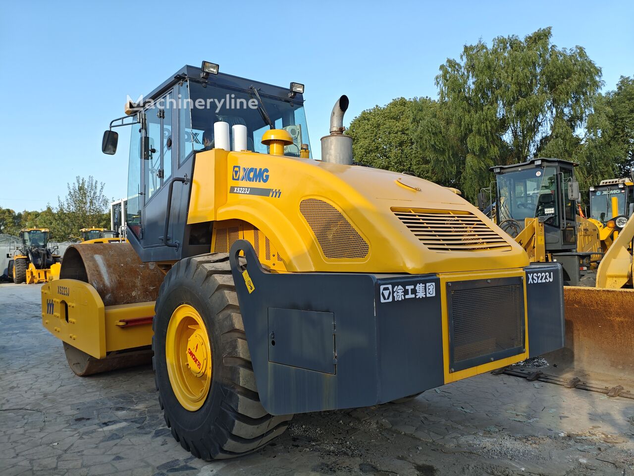 XCMG XS223J single drum compactor - Machineryline