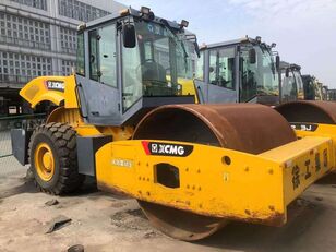 XCMG XS223J single drum compactor