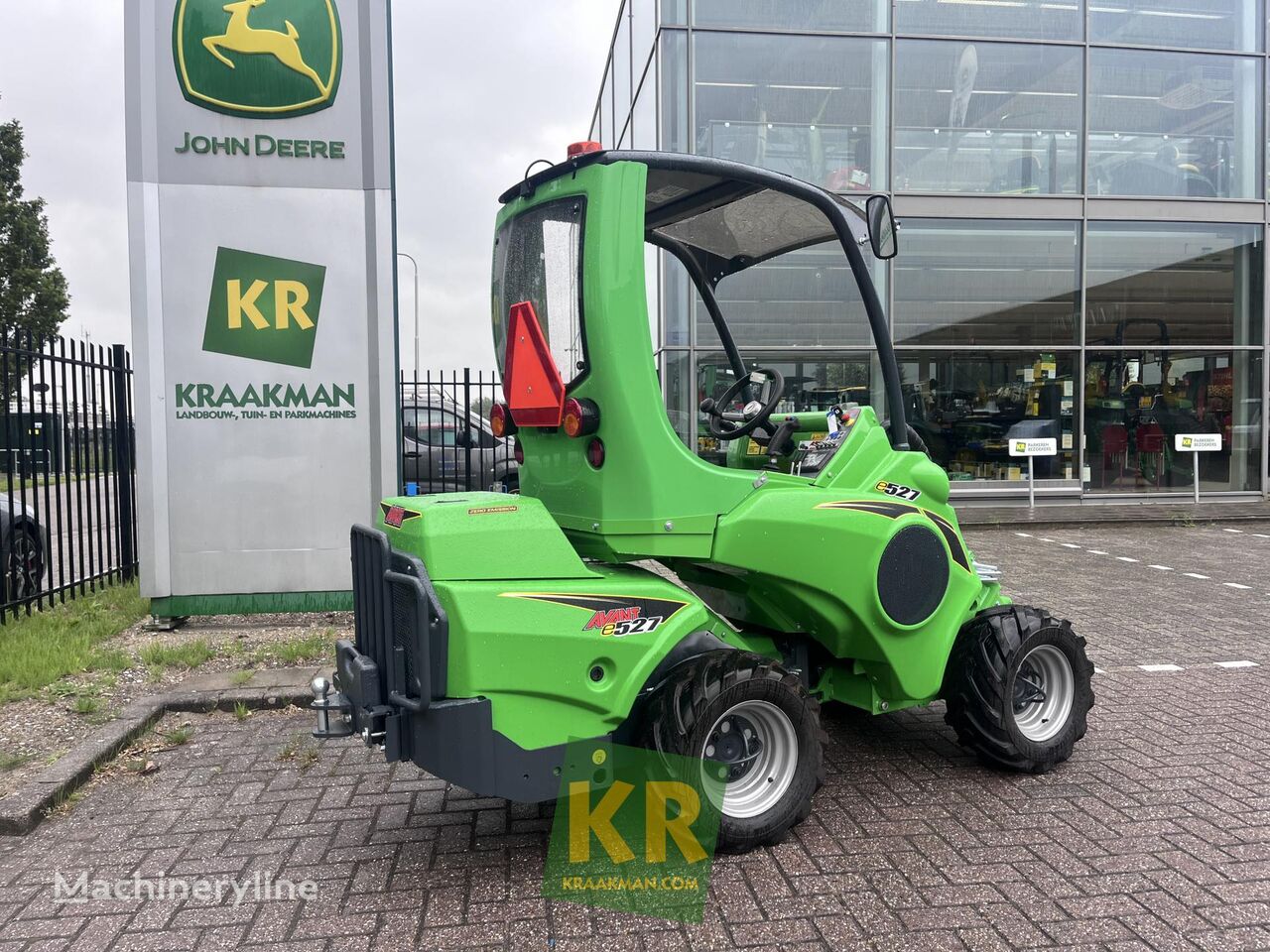 new Avant E5 skid steer