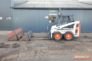 mini-carregadeira Bobcat 543 NL Bobcat with new tires, 2 buckets, pallet forks, 3-cylinde