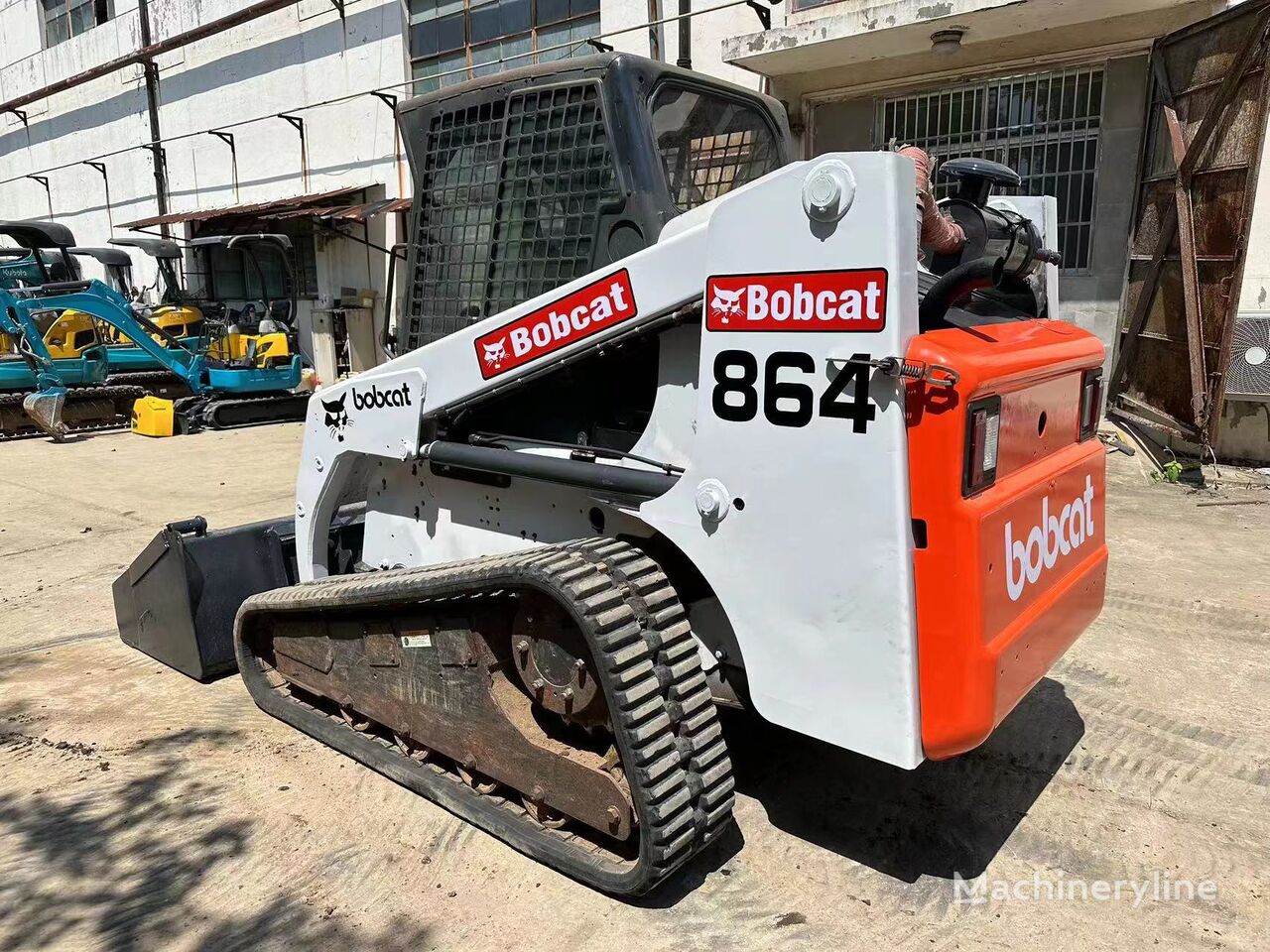 لودرهای لغزنده ،لودرهای لغزش کش Bobcat 864