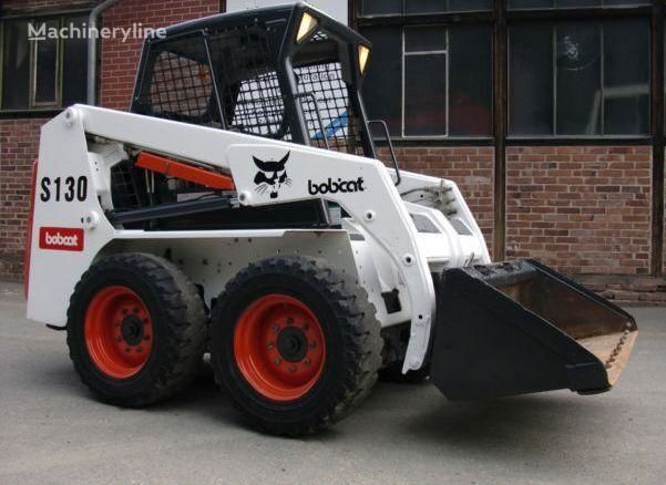 Bobcat S130 minicargadora