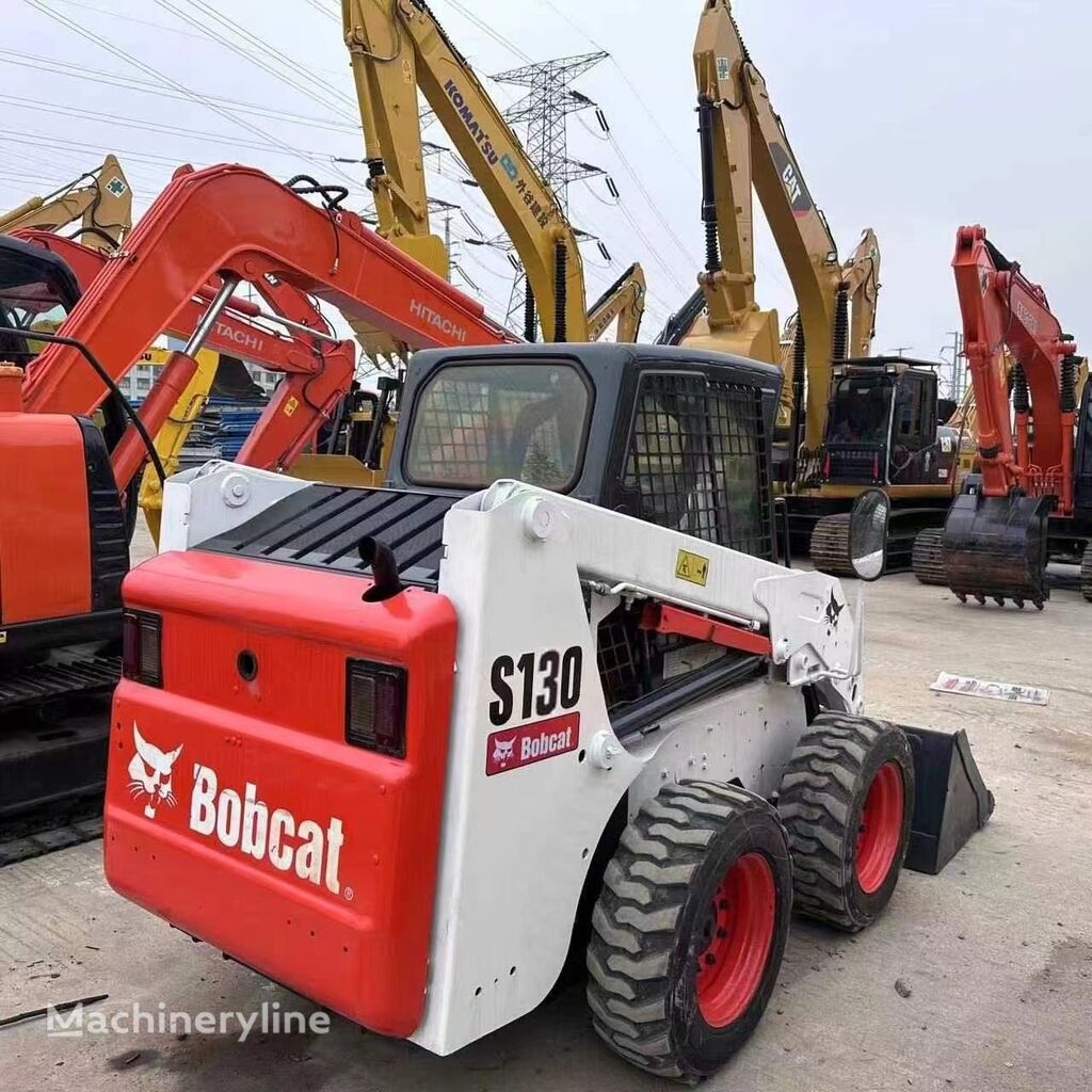 mini-carregadeira Bobcat S130