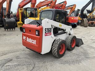 mini-carregadeira Bobcat S130