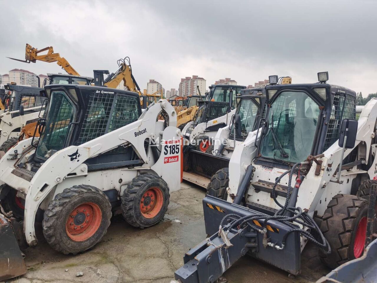 لودرهای لغزنده ،لودرهای لغزش کش Bobcat S130 S185 S160 S300 863 864