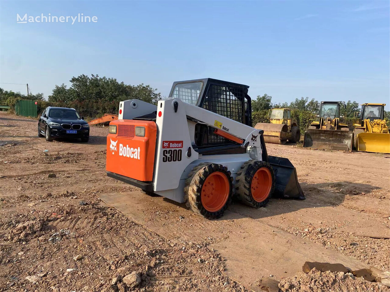 جرافة انزلاقية التوجيه Bobcat S300